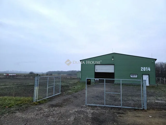 Eladó kereskedelmi és ipari ingatlan Hatvan 342 nm