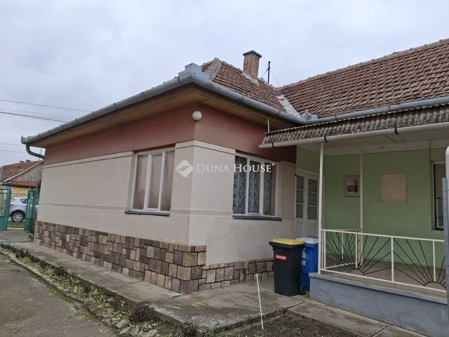 Eladó ház Atkár 96 nm
