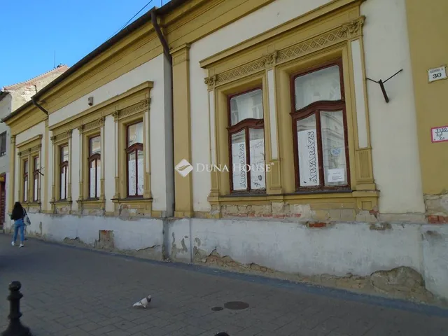 Eladó kereskedelmi és ipari ingatlan Eger, Széchenyi István utca 233 nm