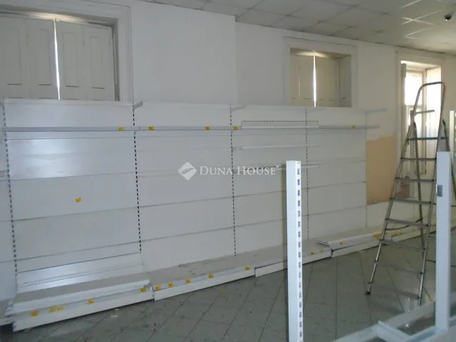 Eladó kereskedelmi és ipari ingatlan Eger, Széchenyi István utca 233 nm