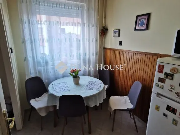 Eladó lakás Gyöngyös, Koháry út 60 nm