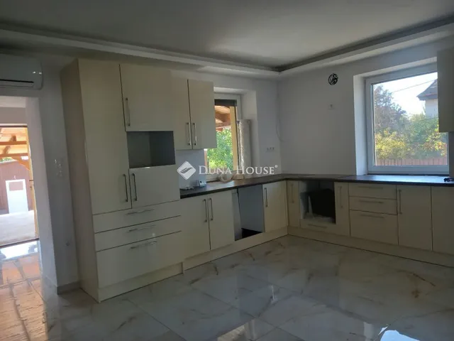 Eladó ház Gyöngyös 160 nm
