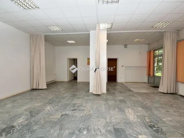 Kiadó kereskedelmi és ipari ingatlan Gyöngyös 110 nm
