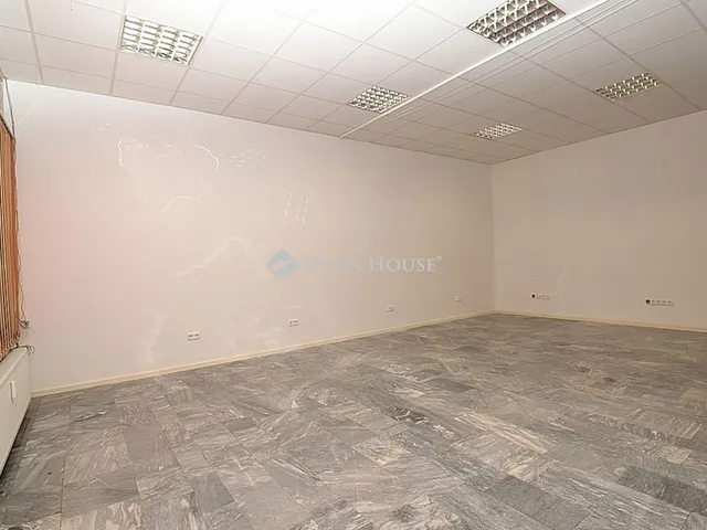 Kiadó kereskedelmi és ipari ingatlan Gyöngyös 110 nm