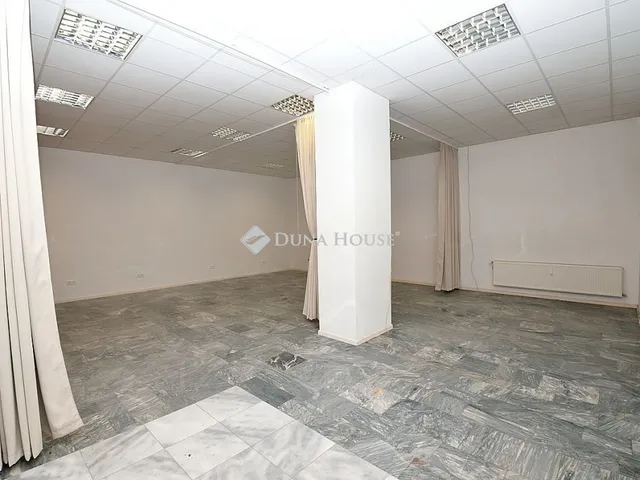 Kiadó kereskedelmi és ipari ingatlan Gyöngyös 110 nm