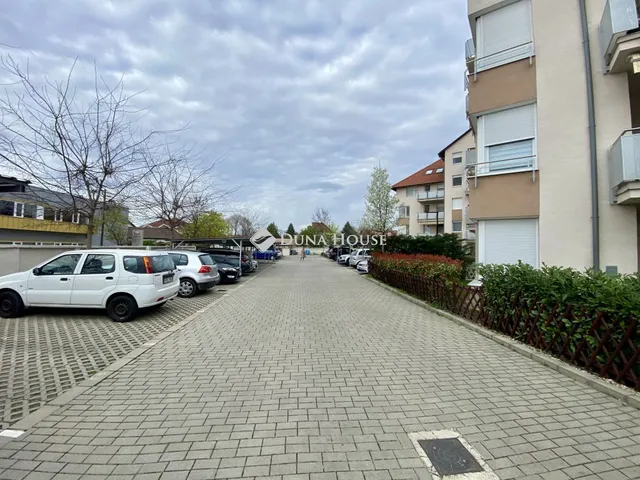 Eladó garázs Budapest XVIII. kerület 10 nm