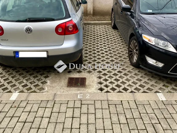 Eladó garázs Budapest XVIII. kerület 10 nm