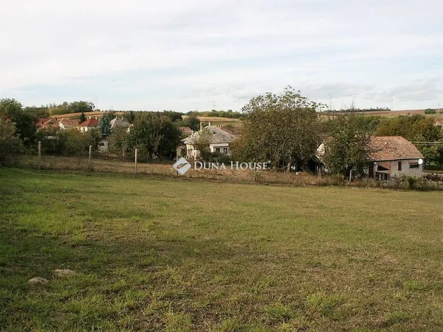 Eladó telek Vereb 1100 nm