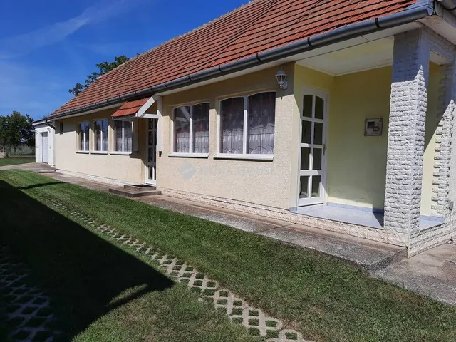 Eladó ház Iváncsa 90 nm