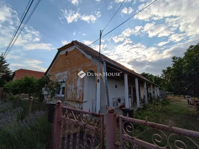 Eladó ház Pázmánd 80 nm