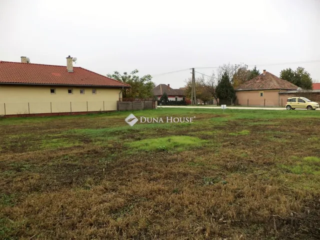 Eladó telek Pusztaszabolcs, Akácfa utca 1462 nm