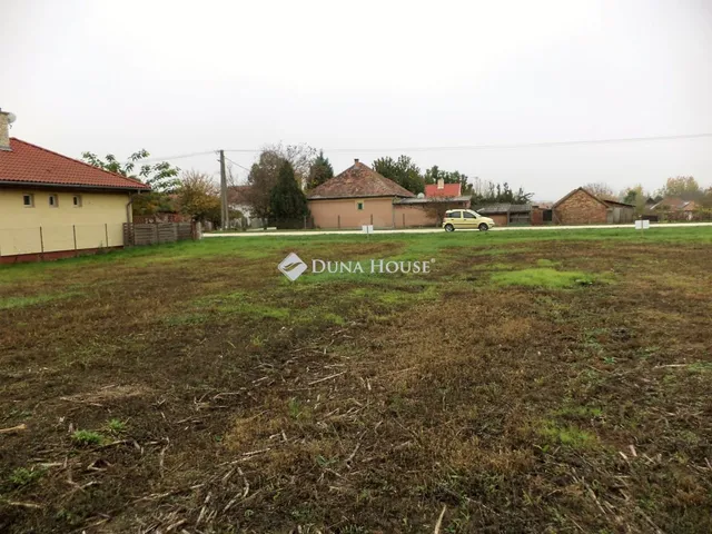 Eladó telek Pusztaszabolcs, Akácfa utca 1462 nm