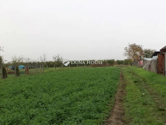 Eladó telek Pusztaszabolcs 1265 nm