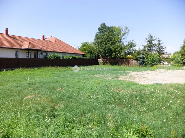 Eladó telek Pusztaszabolcs 980 nm
