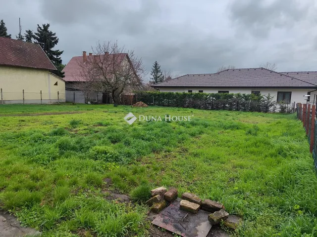 Eladó telek Velence 641 nm