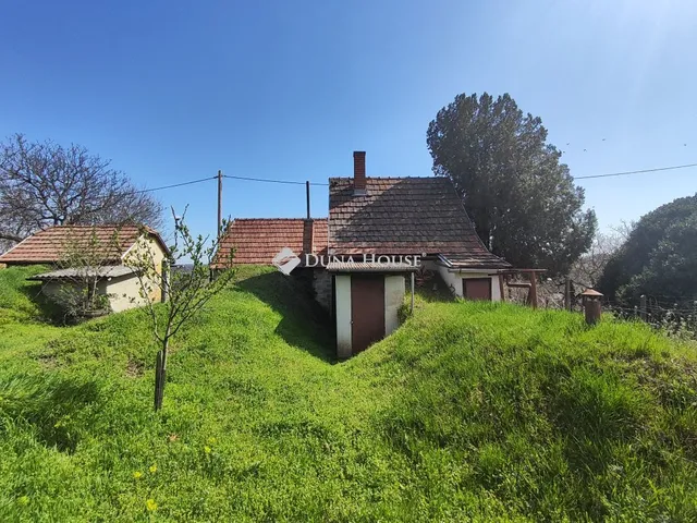 Eladó telek Pázmánd 1035 nm