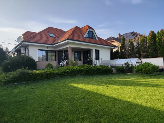 Eladó ház Székesfehérvár 180 nm
