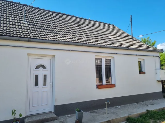 Eladó ház Perkáta 65 nm