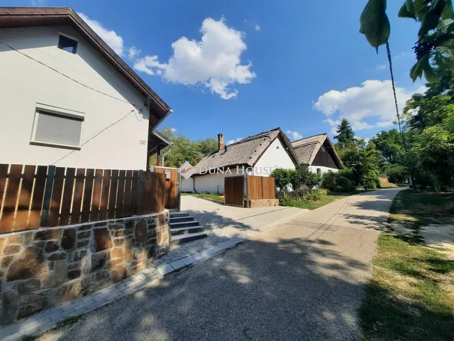 Eladó telek Sukoró 735 nm