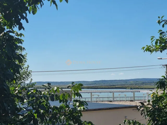 Eladó telek Velence 538 nm