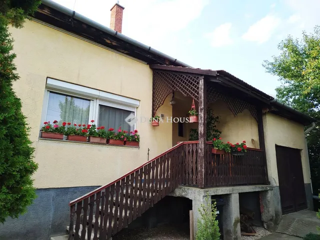 Eladó ház Kápolnásnyék 150 nm