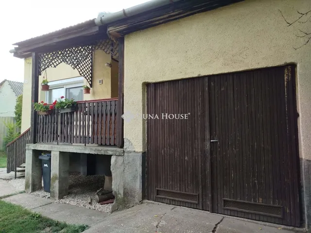 Eladó ház Kápolnásnyék 150 nm