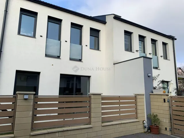 Eladó ház Gárdony 250 nm