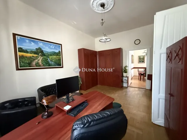 Eladó lakás Székesfehérvár 172 nm