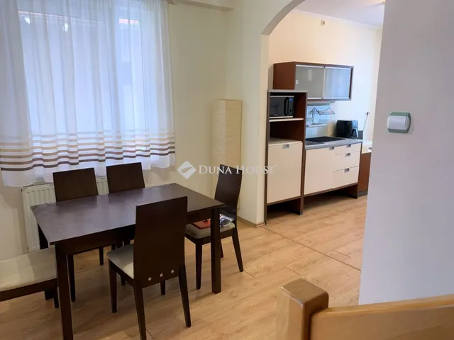 Eladó lakás Székesfehérvár 100 nm