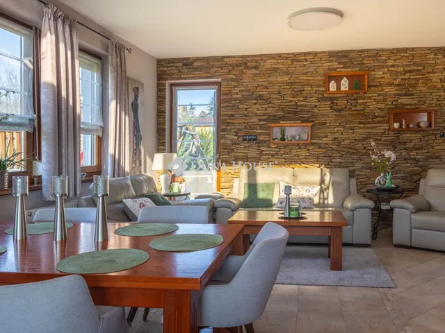 Eladó ház Pákozd 334 nm