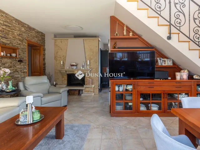 Eladó ház Pákozd 334 nm