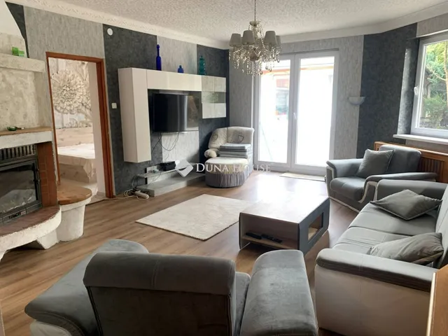 Eladó ház Vál 200 nm