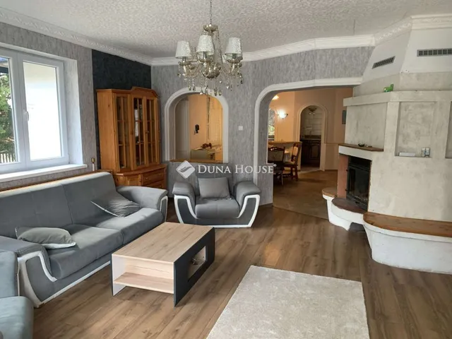 Eladó ház Vál 200 nm