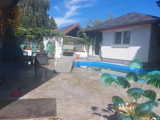 Eladó ház Vál 230 nm