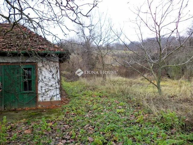 Eladó telek Pázmánd 840 nm