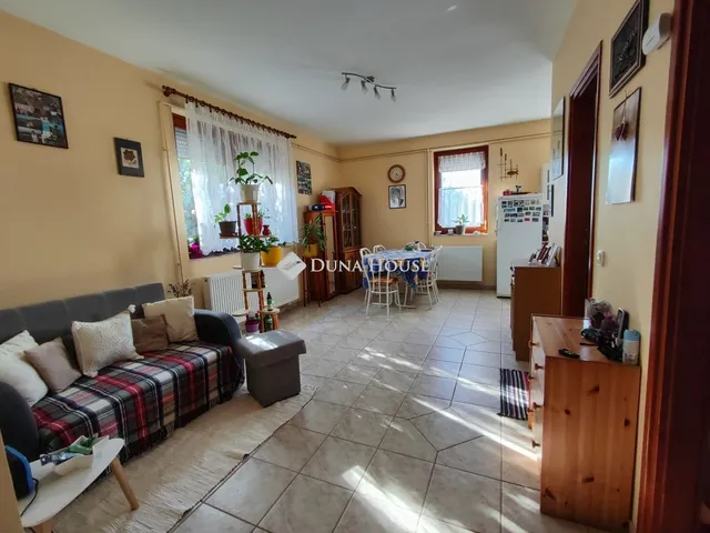 Eladó ház Baracska 82 nm