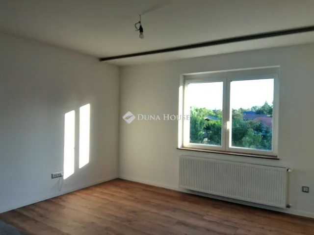 Eladó lakás Velence 90 nm