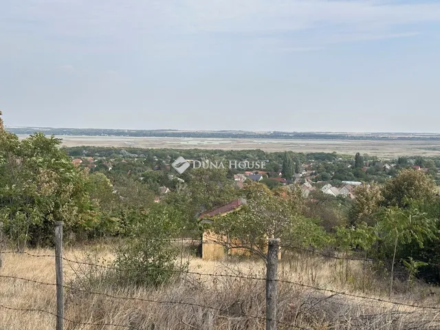 Eladó telek Pákozd 845 nm