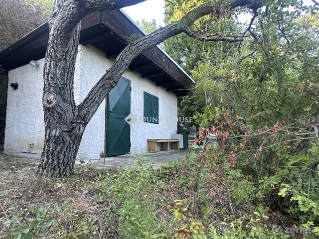 Eladó telek Pomáz, Kőhegy utca 1879 nm