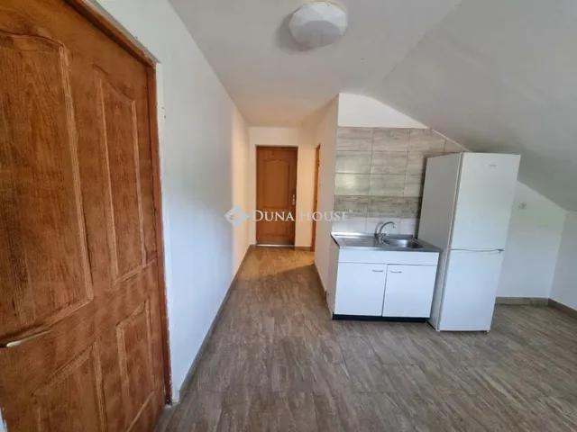 Eladó mezőgazdasági ingatlan Császár 240 nm