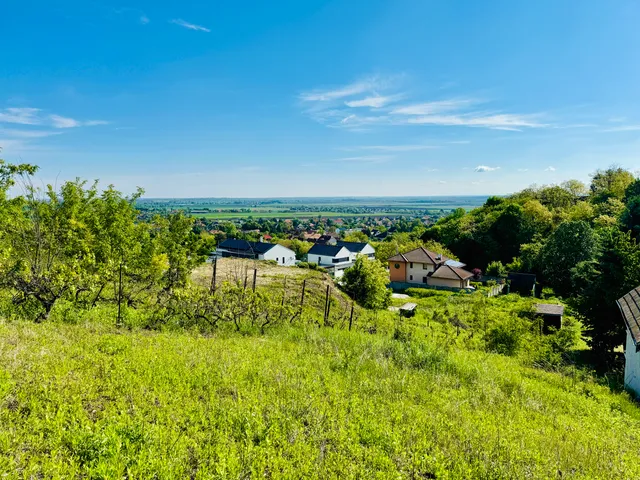 Eladó telek Győrújbarát 3807 nm