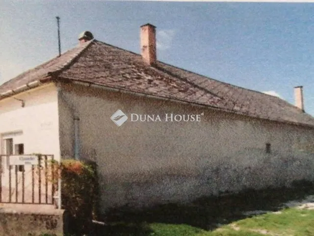 Eladó ház Ászár 100 nm