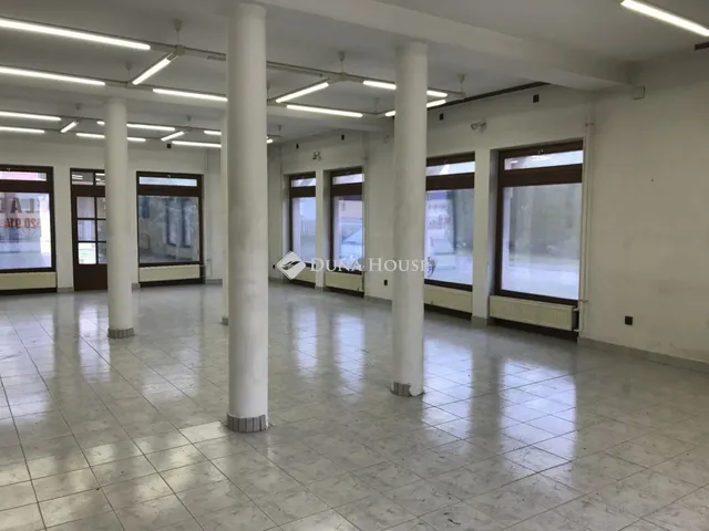Eladó kereskedelmi és ipari ingatlan Győr 797 nm