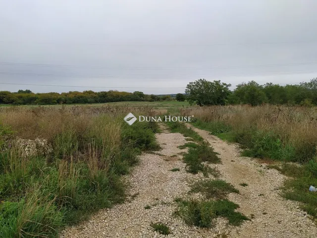 Eladó kereskedelmi és ipari ingatlan Pétfürdő 24990 nm
