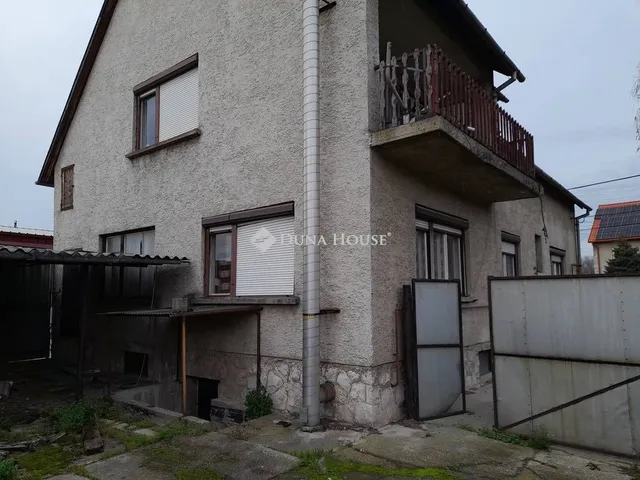 Eladó ház Komárom 160 nm