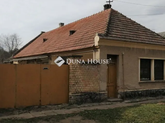 Eladó ház Pápateszér 68 nm