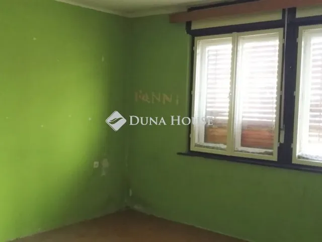 Eladó ház Pápateszér, Árpád utca 68 nm
