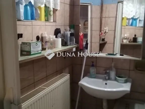 Eladó ház Bakonyszombathely, Damjanich utca 98 nm