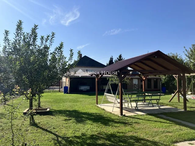 Eladó ház Kisbér 210 nm