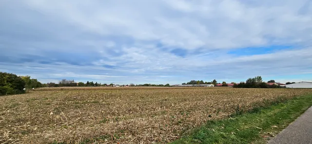 Eladó telek Győrzámoly 17093 nm